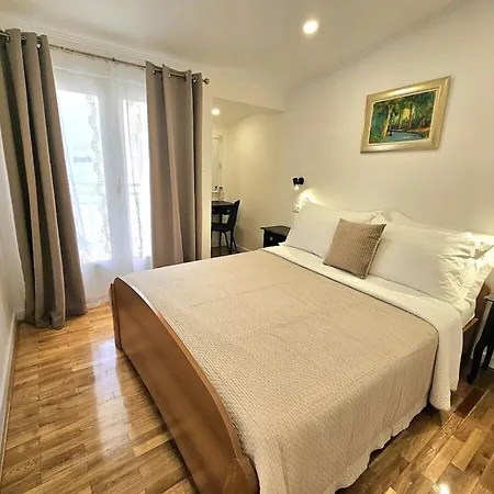 Ton I Comfortable Botel Makarska